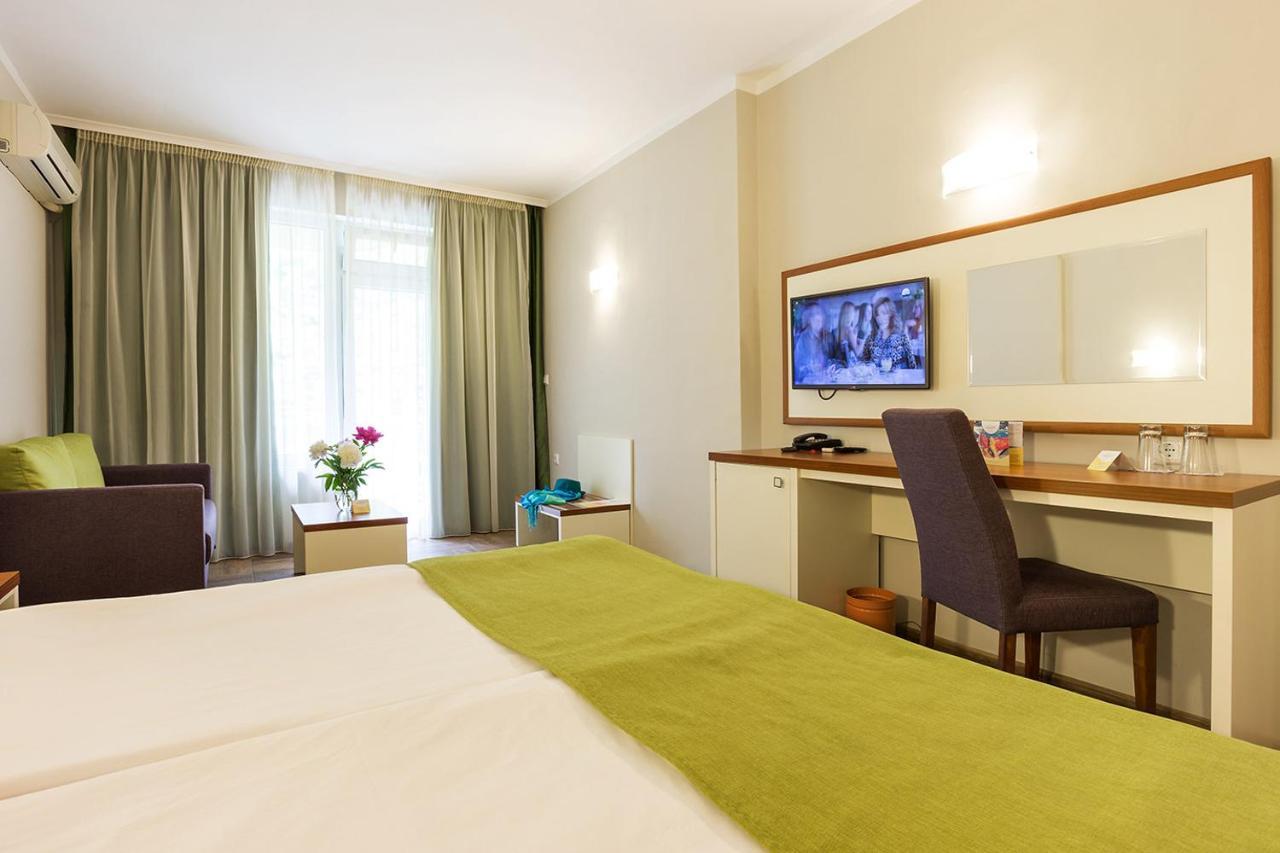 Ljuljak Hotel Golden Sands Exteriör bild