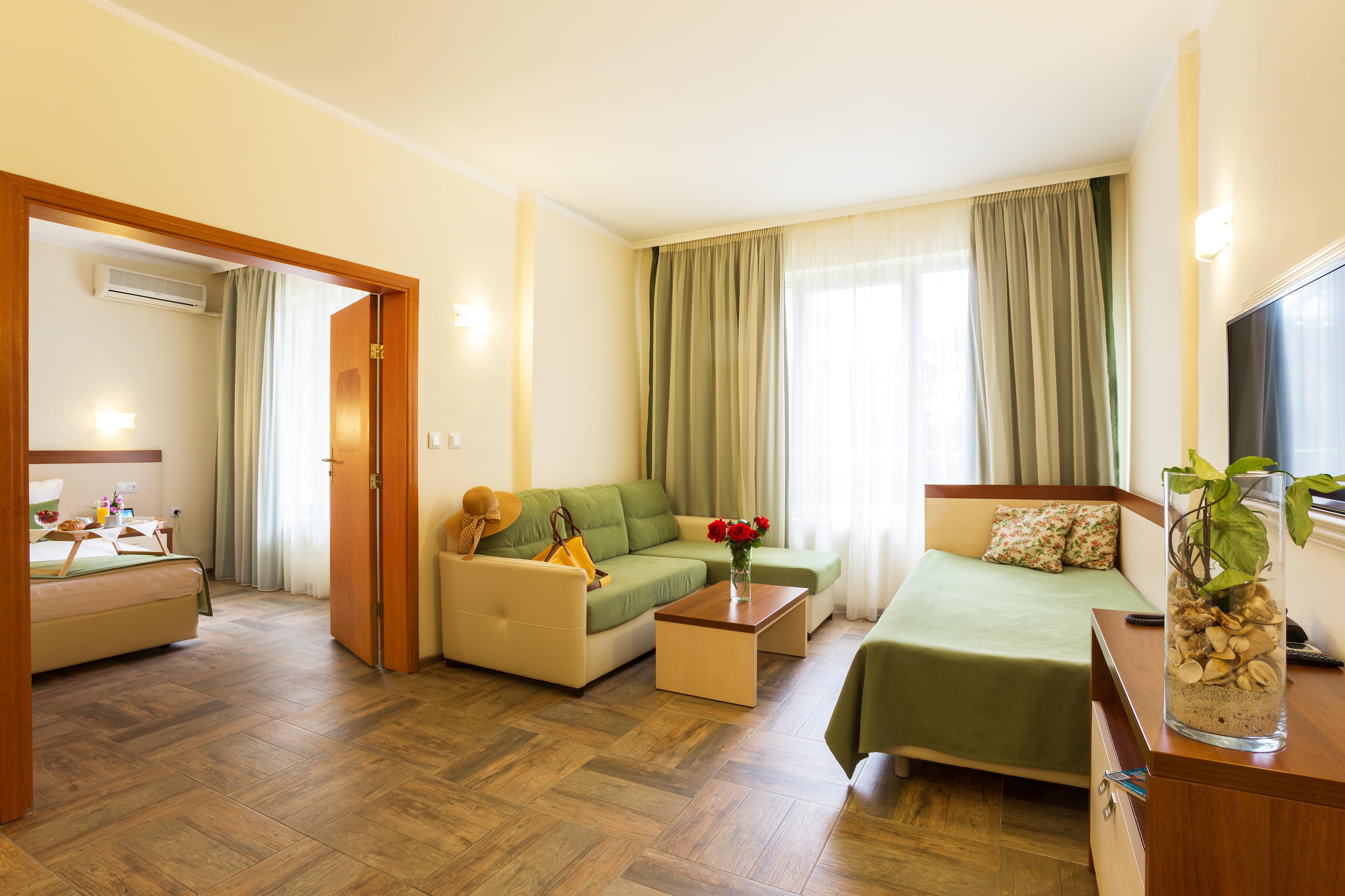 Ljuljak Hotel Golden Sands Exteriör bild