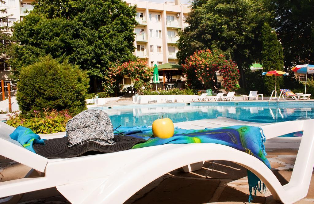Ljuljak Hotel Golden Sands Exteriör bild