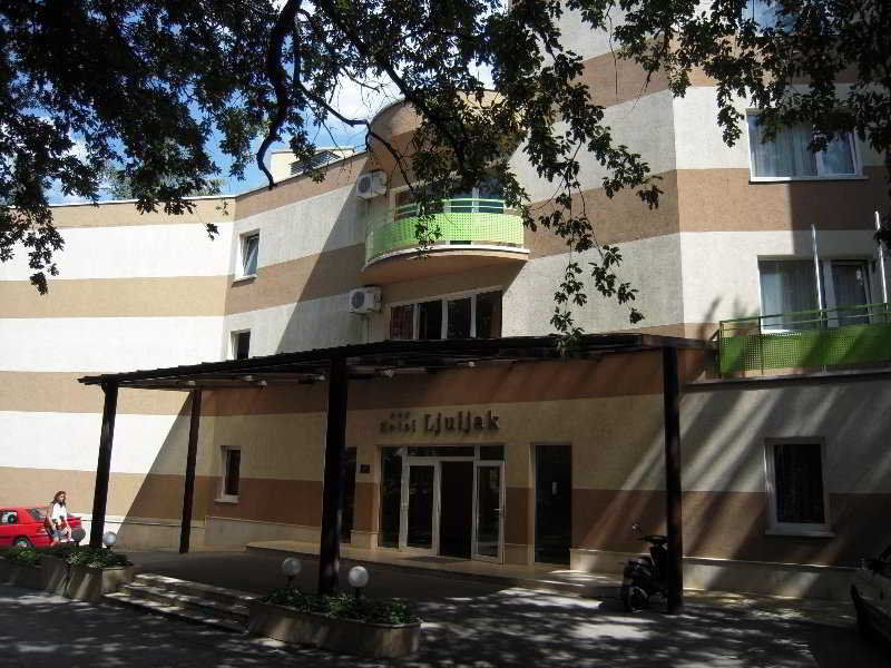 Ljuljak Hotel Golden Sands Exteriör bild