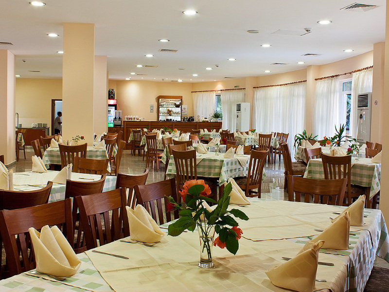 Ljuljak Hotel Golden Sands Exteriör bild