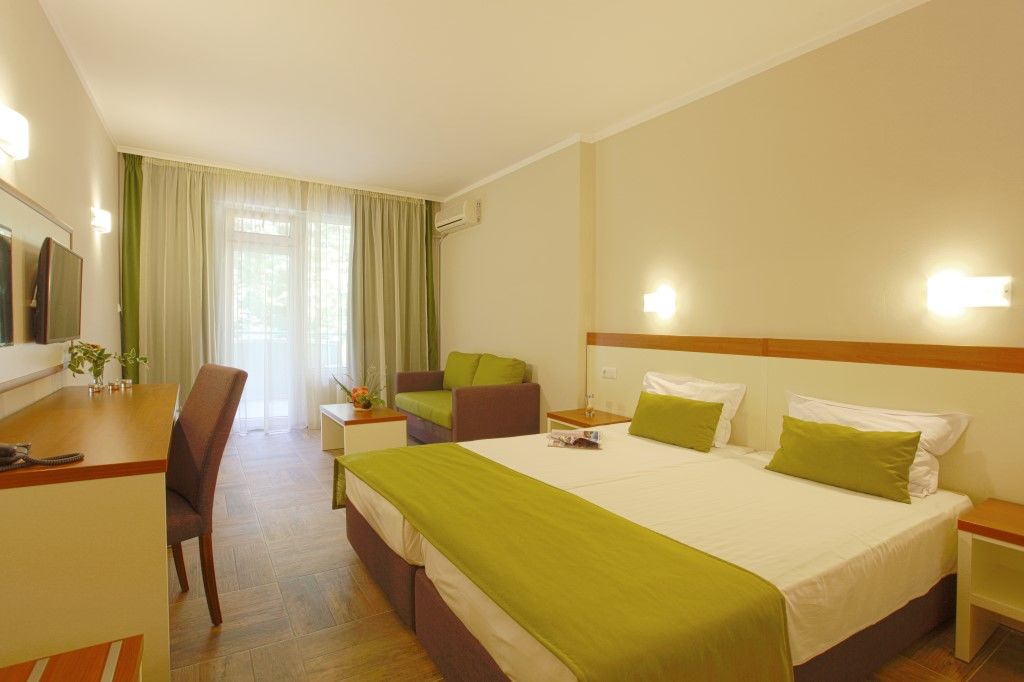 Ljuljak Hotel Golden Sands Exteriör bild