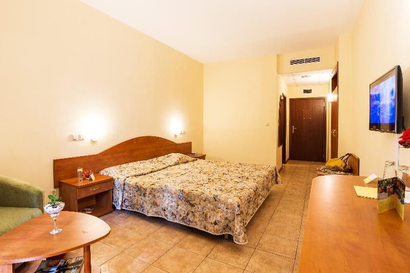 Ljuljak Hotel Golden Sands Exteriör bild
