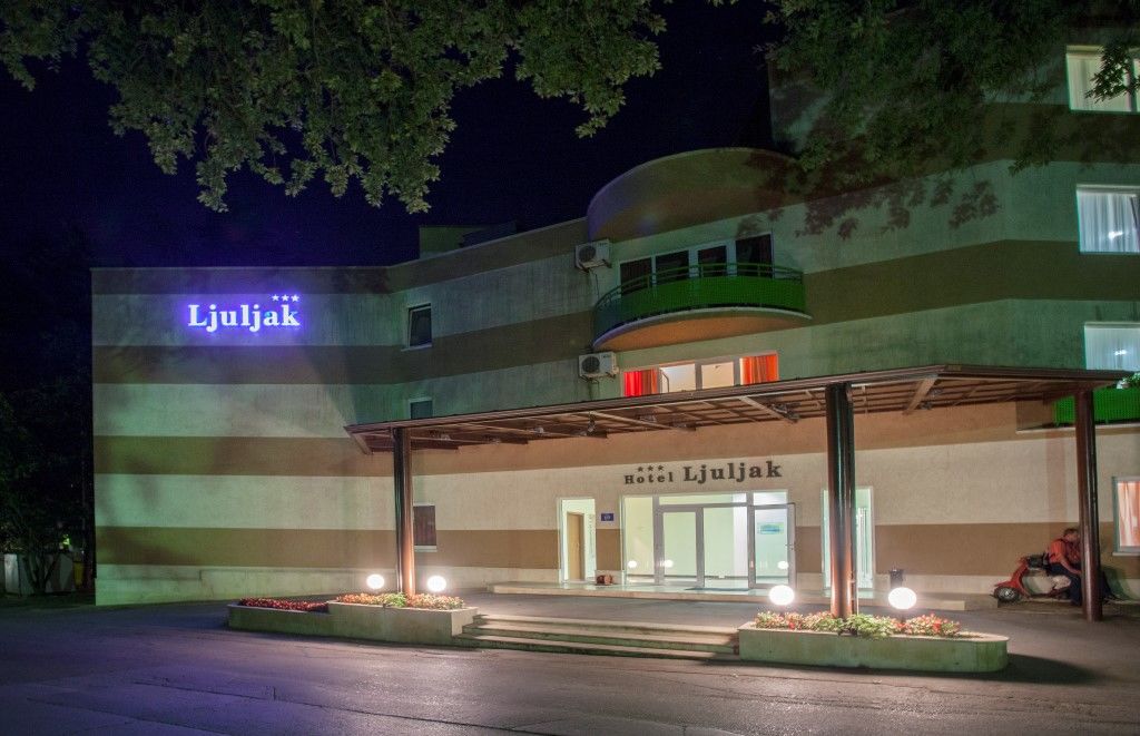Ljuljak Hotel Golden Sands Exteriör bild