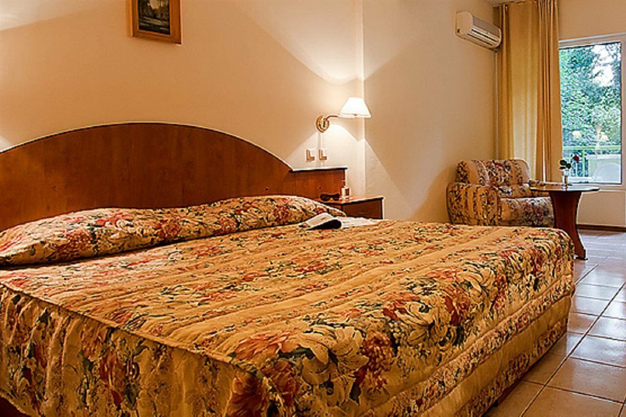 Ljuljak Hotel Golden Sands Exteriör bild